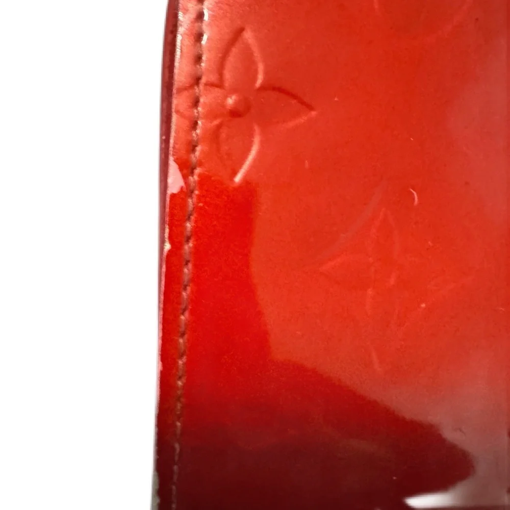Louis Vuitton Red Vernis Kisslock Wallet With Louis Vuitton Dustbag